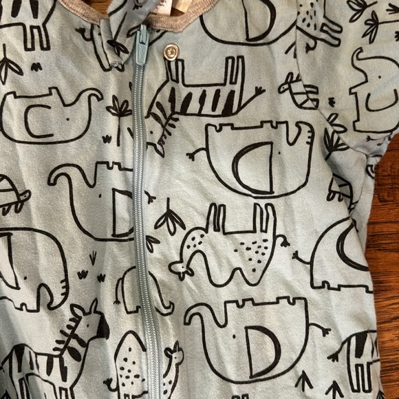 (3) 6 months Baby Footsie Sleepers - Picture 2 of 3